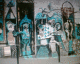 040723.Parisgraf4_t.gif